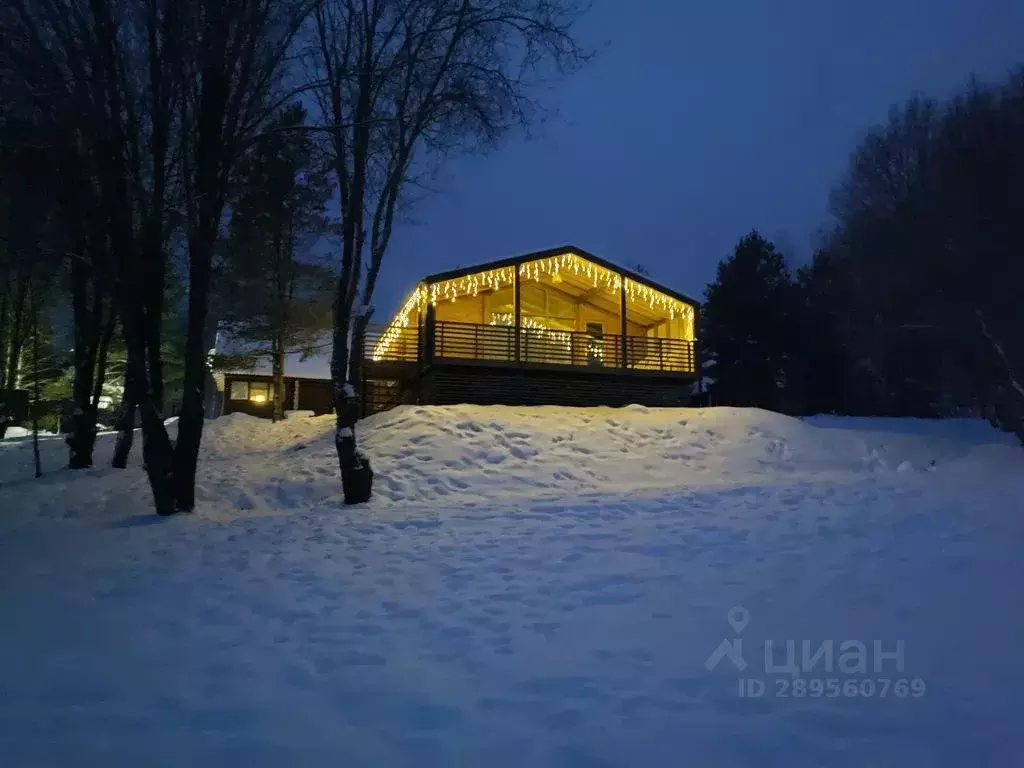 Дом в Новгородская область, Валдайский район, Рощинское с/пос, д. ... - Фото 1