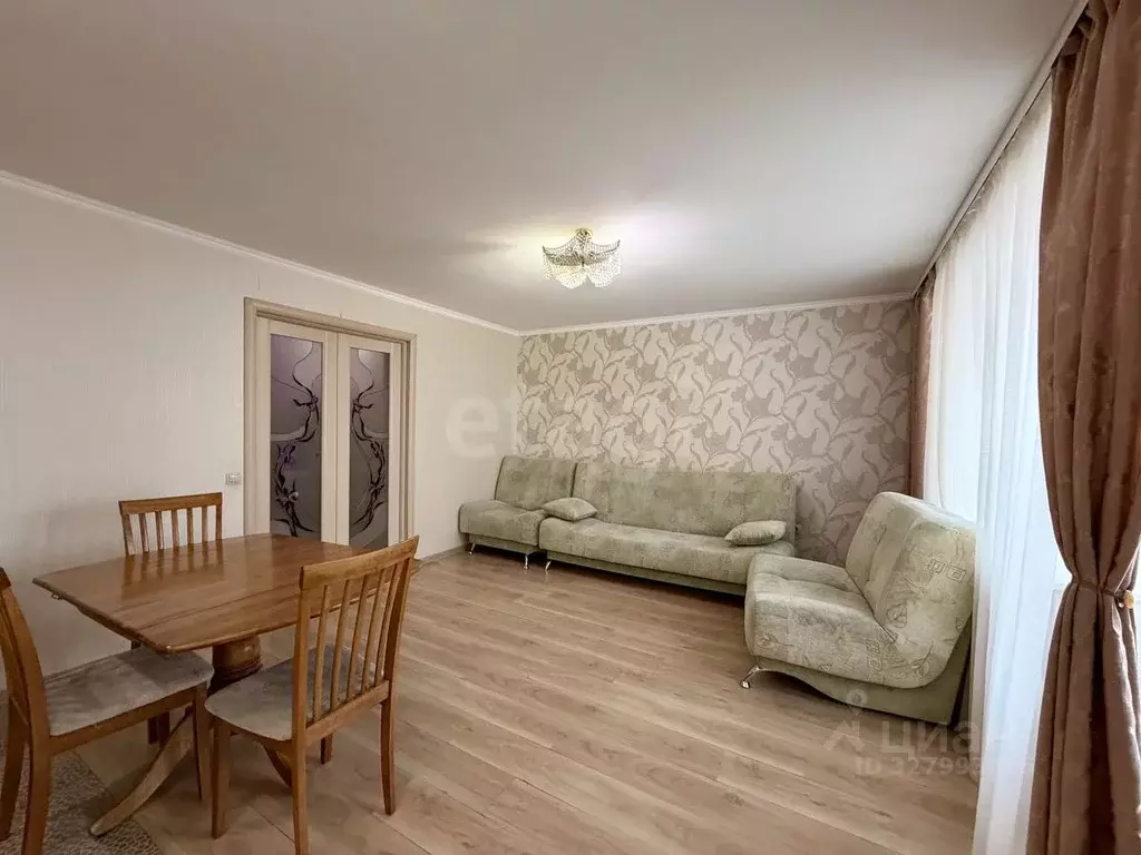 3-к кв. Тюменская область, Тюмень ул. Прокопия Артамонова, 15 (72.9 м) - Фото 2