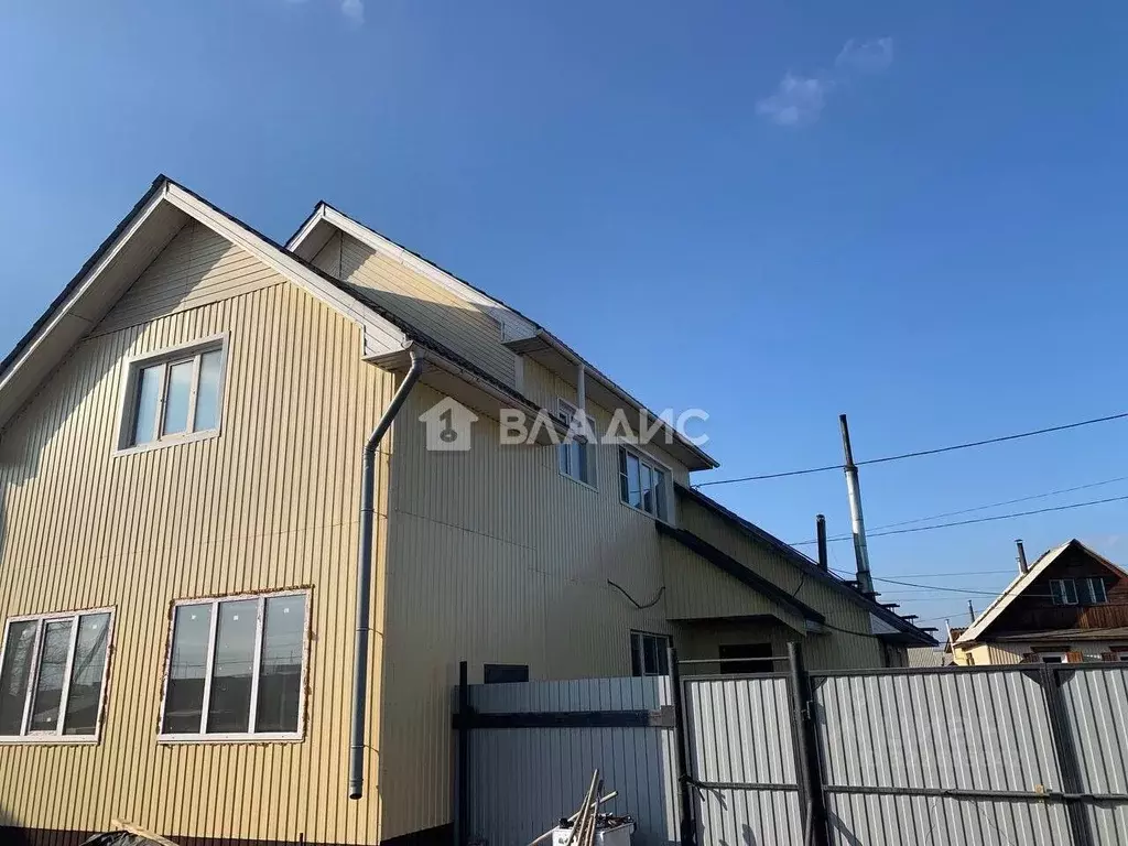 Дом в Бурятия, Улан-Удэ Восточная ул., 8А (190 м) - Фото 0