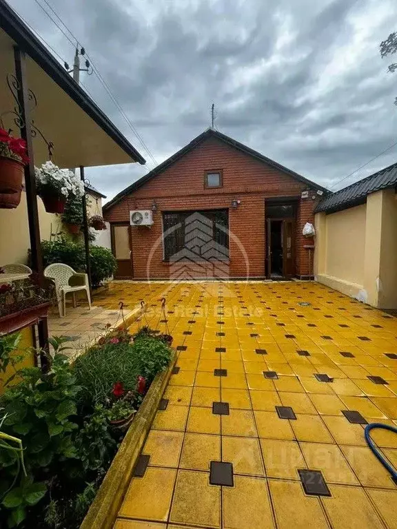 Дом в Дагестан, Махачкала ул. Строителей КОРа, 62 (100 м) - Фото 0