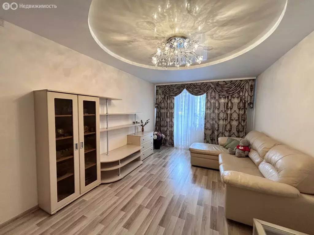 3-комнатная квартира: Киров, улица Ленина, 184к2 (78 м) - Фото 0