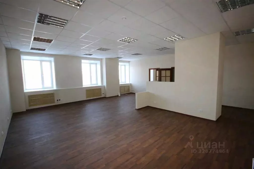 Офис в Ямало-Ненецкий АО, Надым Комсомольская ул., 8 (178 м) - Фото 2