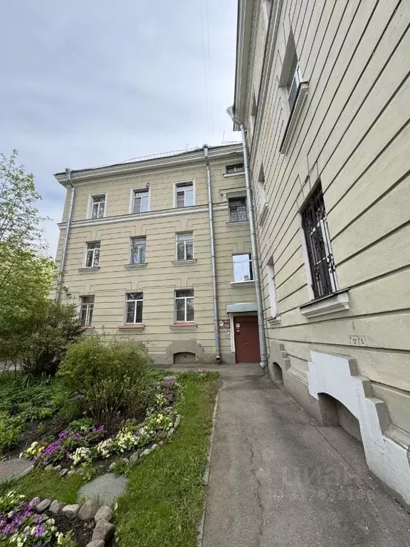 4-к кв. Санкт-Петербург ул. Александра Ульянова, 12 (99.1 м) - Фото 0