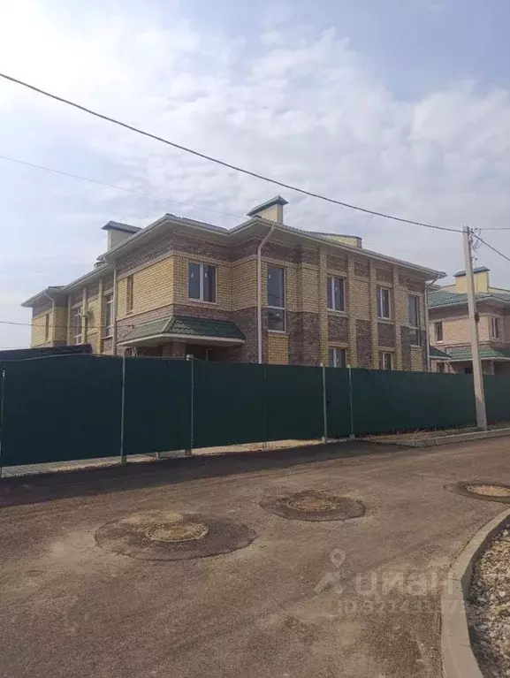 Таунхаус в Краснодарский край, Ейск пер. 7-й Лазурный (123 м) - Фото 0