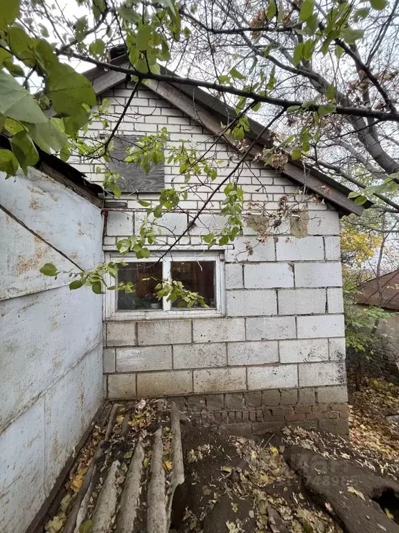 Дом в Саратовская область, Саратов пос. Саксагай, ул. Сибирская, 32А ... - Фото 0