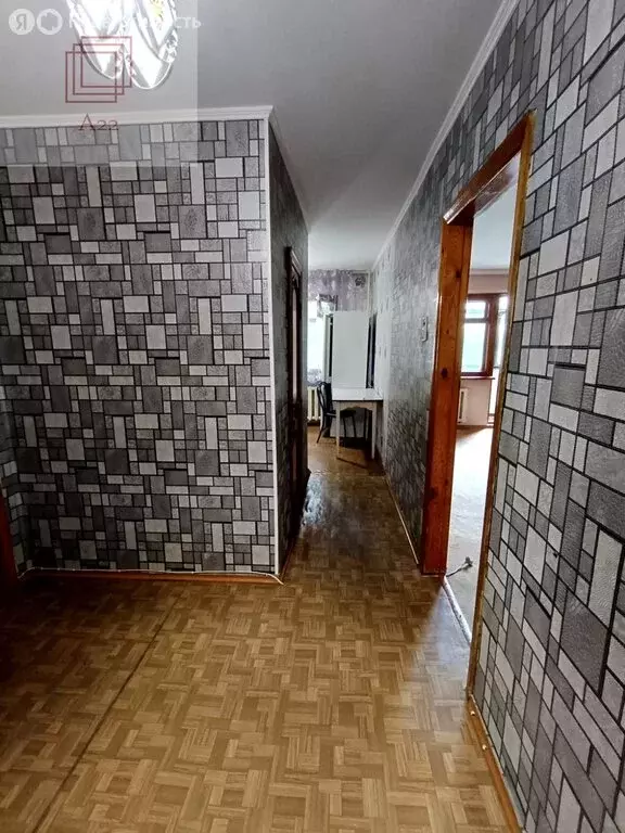 3-комнатная квартира: Барнаул, улица Энтузиастов, 25 (62 м) - Фото 0