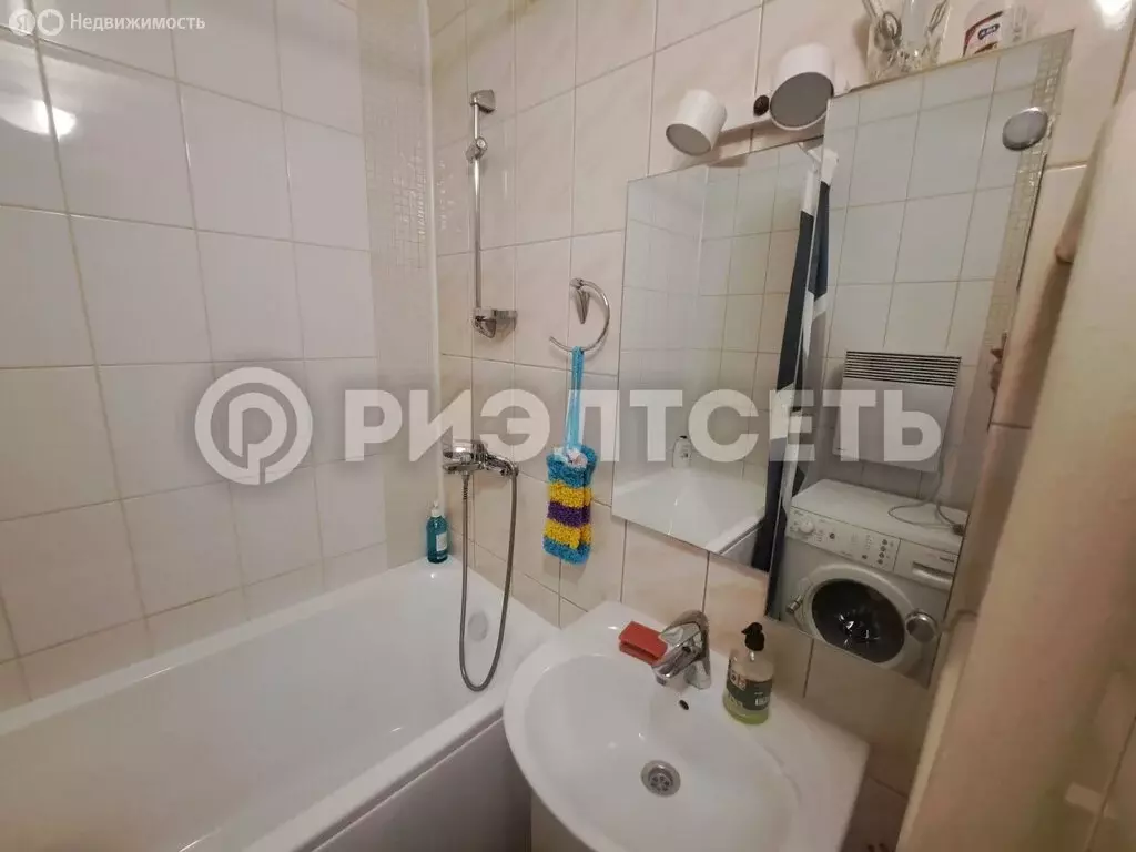 2-комнатная квартира: Мурманск, улица Трудовых Резервов, 5 (45 м) - Фото 1