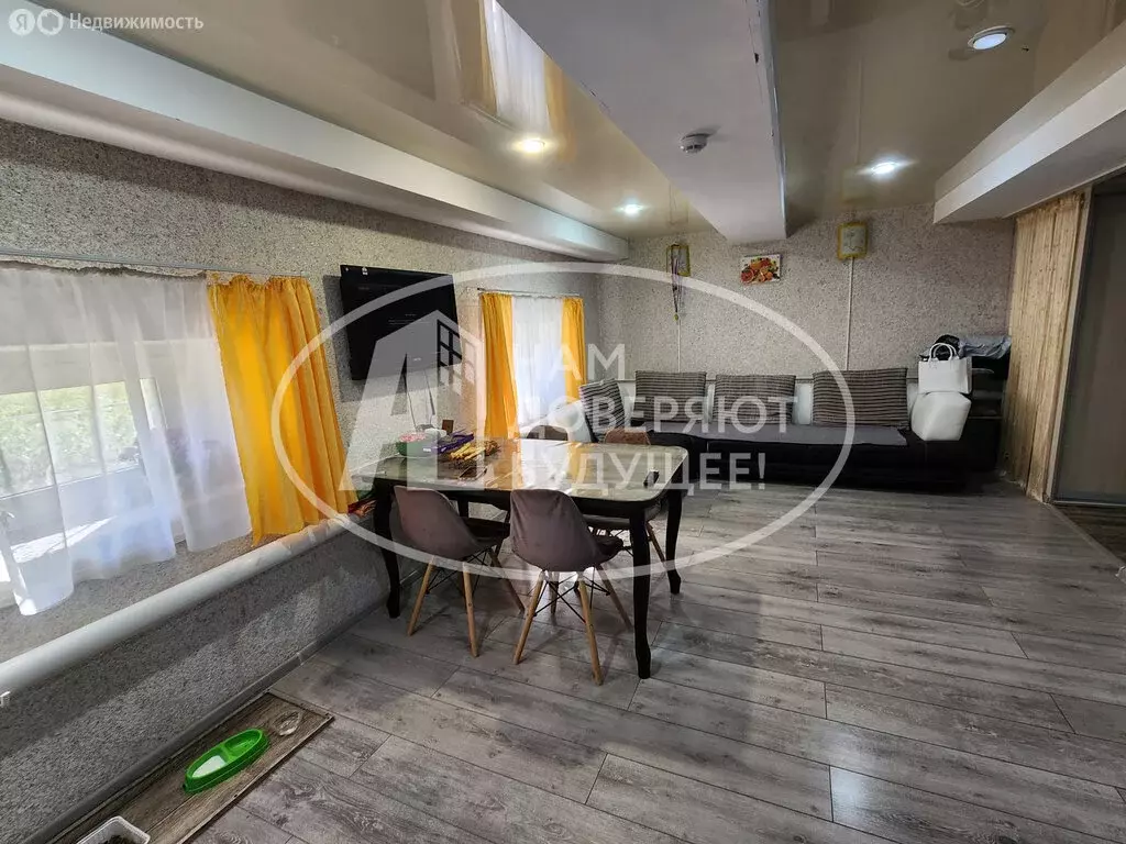 Дом в Чернушка, улица Фролова, 19 (100 м) - Фото 1