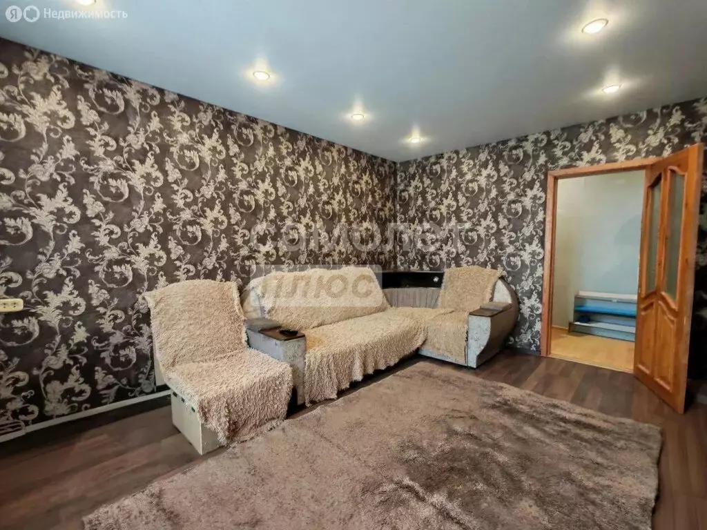 3-комнатная квартира: Бийск, улица Максима Горького, 69 (63.9 м) - Фото 2