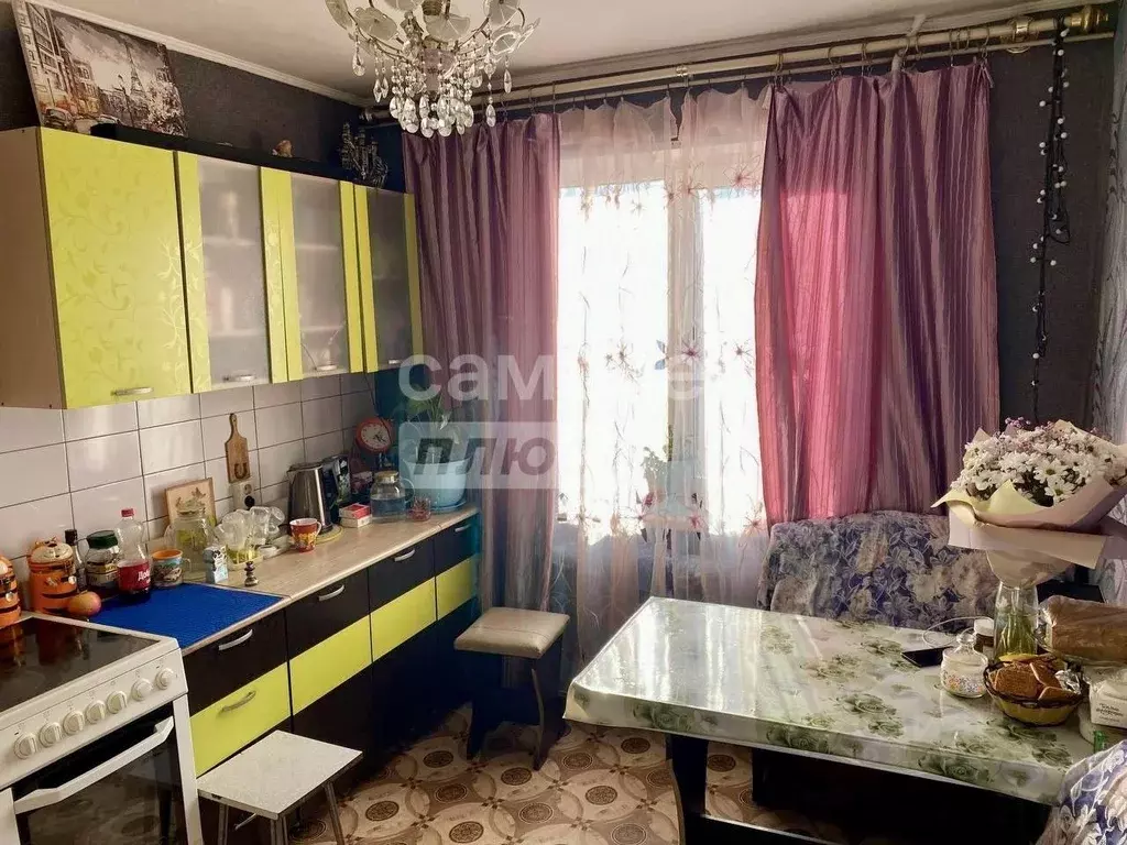 3-к кв. Забайкальский край, Чита Железобетонная ул., 16 (69.2 м) - Фото 0