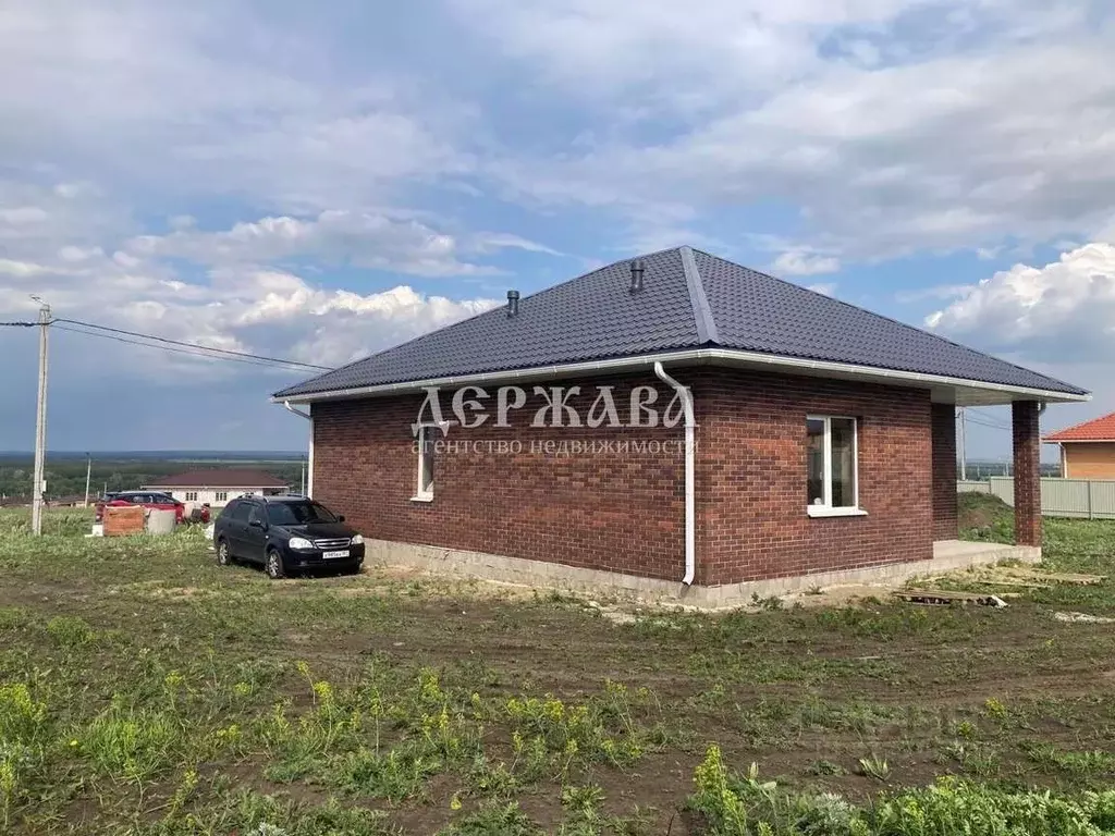 Дом в Белгородская область, Старооскольский городской округ, с. ... - Фото 1