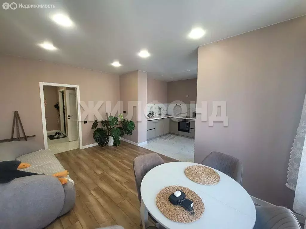 3-комнатная квартира: Абакан, Советская улица, 94 (62 м) - Фото 0