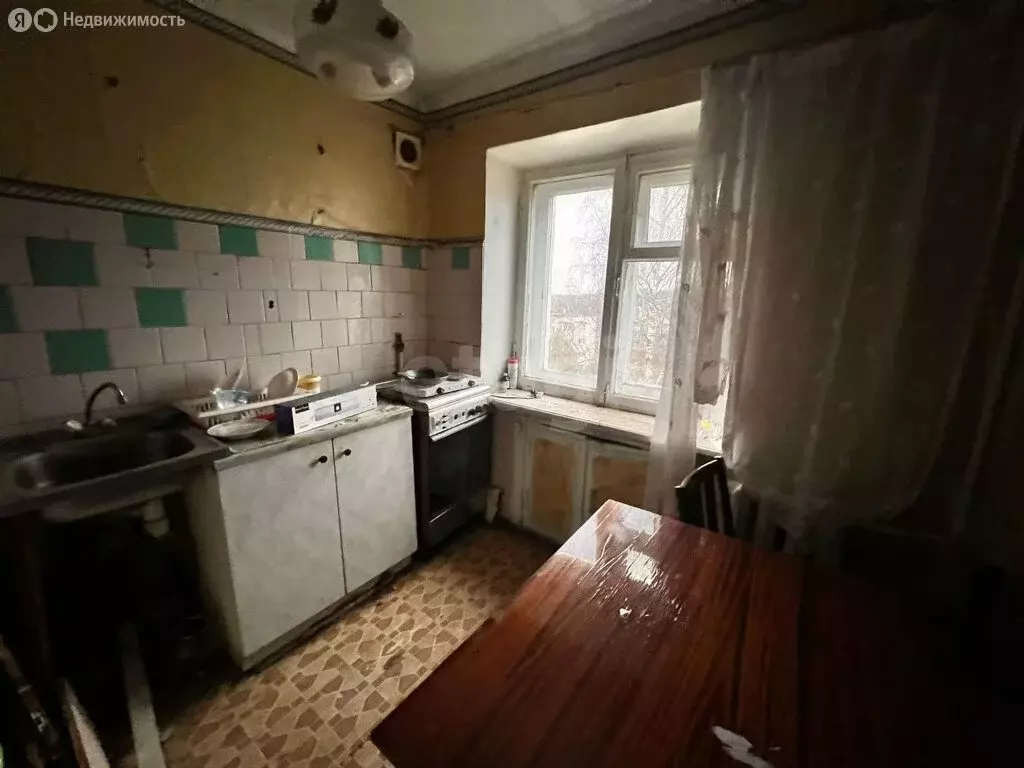 3-комнатная квартира: Редкино, улица Калинина, 6 (57 м) - Фото 1