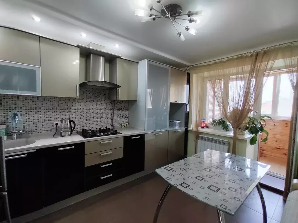 2-к кв. Чувашия, Чебоксары ул. Строителей, 10 (71.0 м) - Фото 1