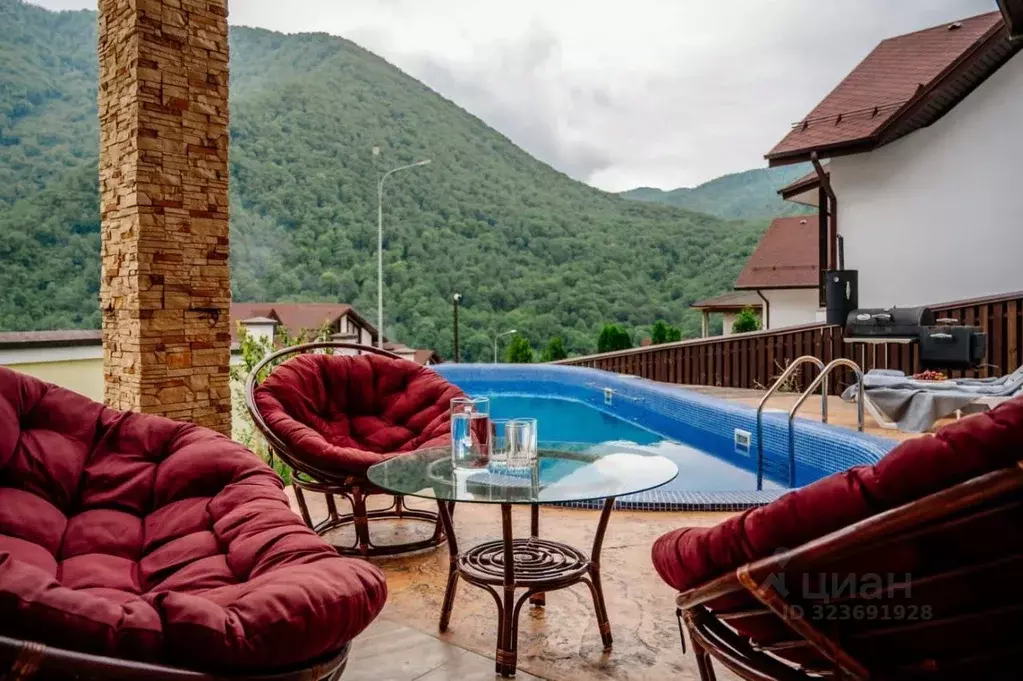 Дом в Краснодарский край, Сочи Адлер жилрайон,  (450 м) - Фото 1