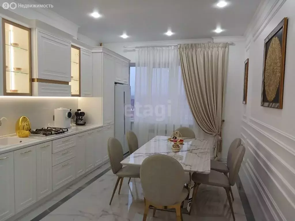 1-комнатная квартира: Магас, проспект Идриса Зязикова, 10А (72 м) - Фото 1