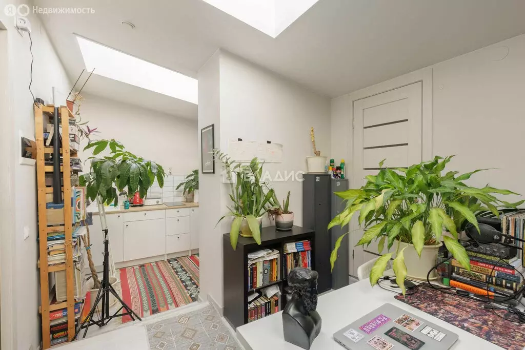 Квартира-студия: Санкт-Петербург, улица Восстания, 40 (32 м) - Фото 1