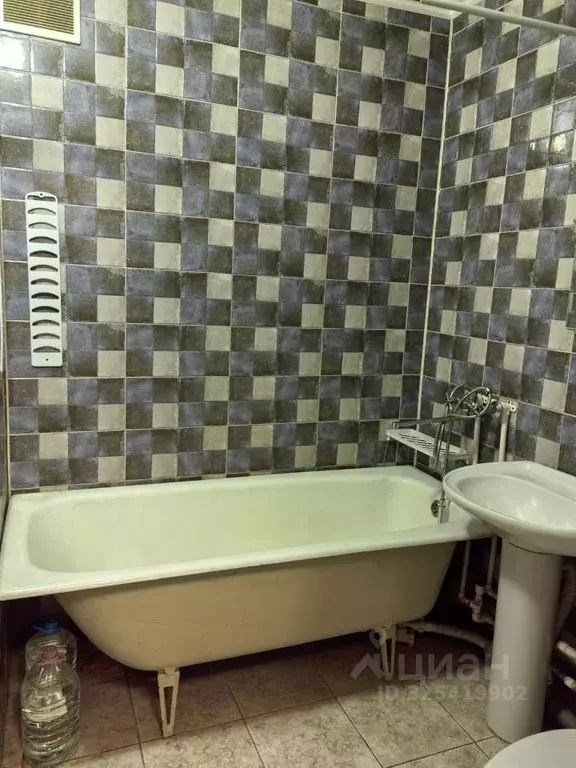 1-к кв. Волгоградская область, Волгоград ул. Быстрова, 54 (35.7 м) - Фото 2