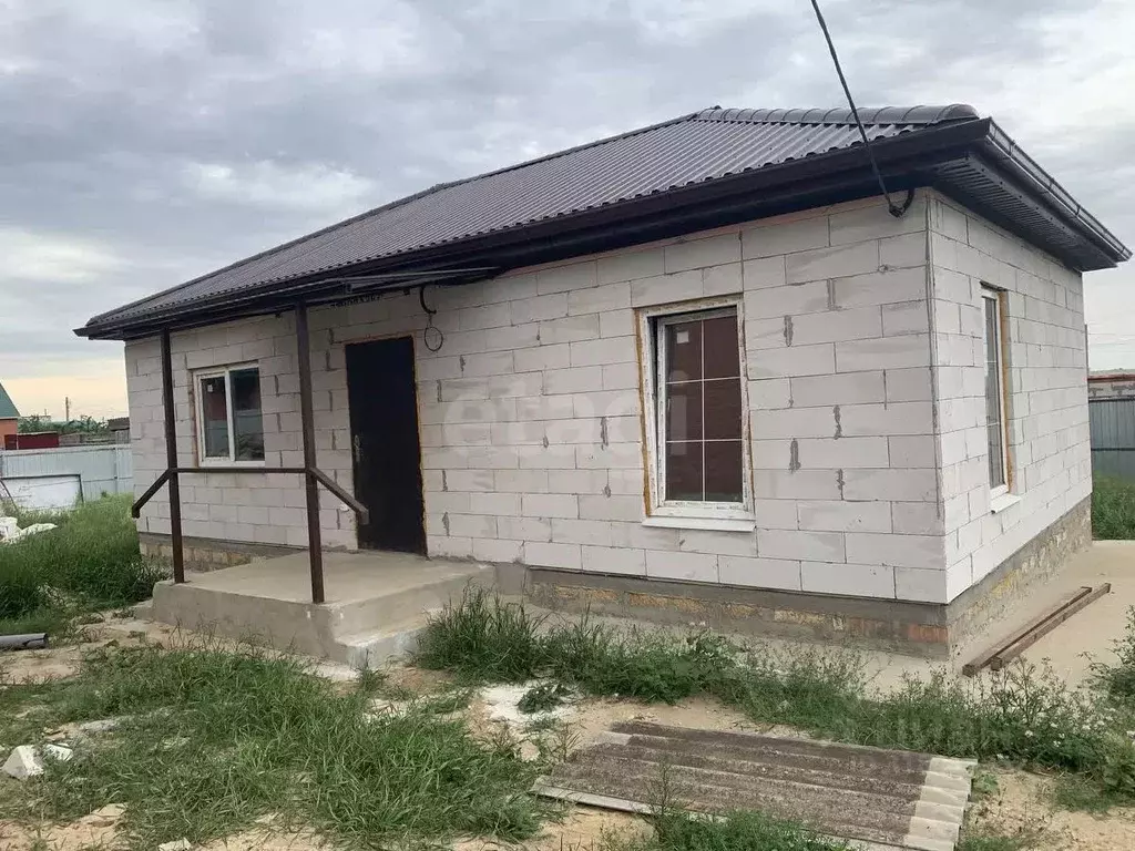 Дом в Калмыкия, Элиста Яшалтинская ул., 3А (50 м) - Фото 0