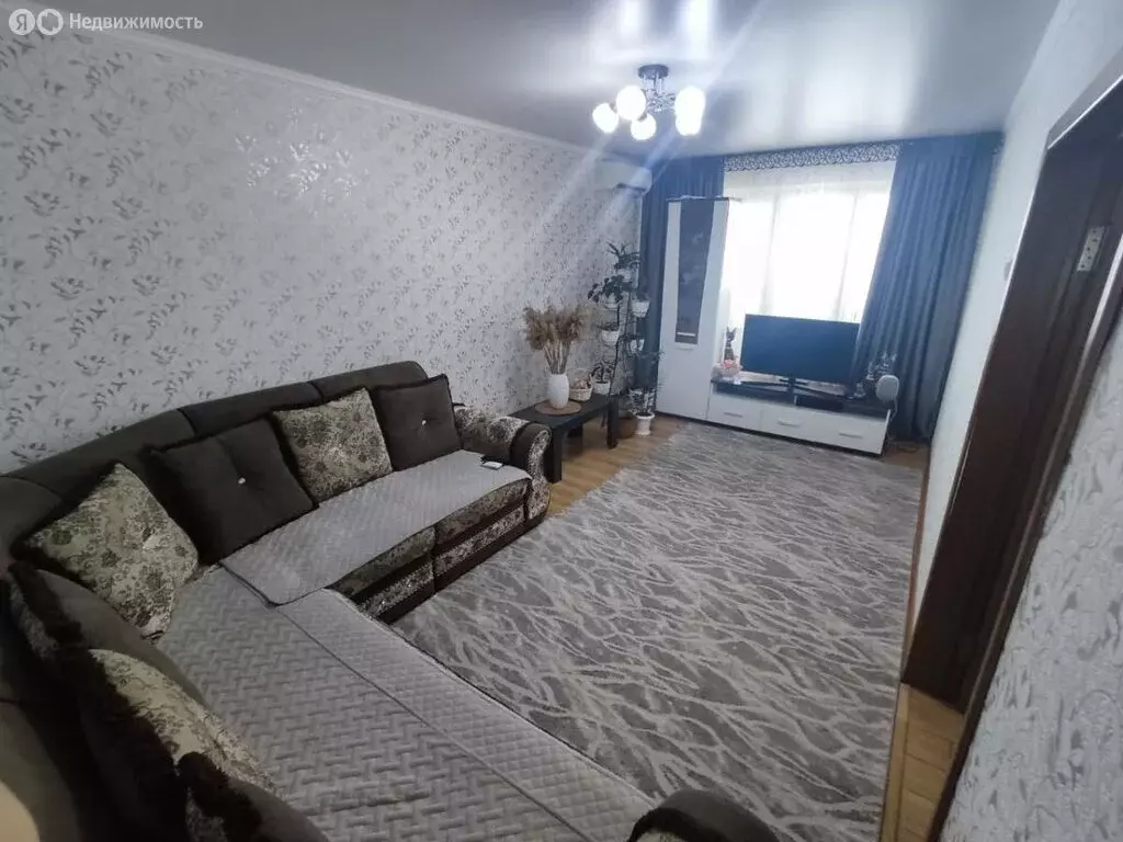 3-комнатная квартира: Курганинск, улица Мира, 202 (64 м) - Фото 0