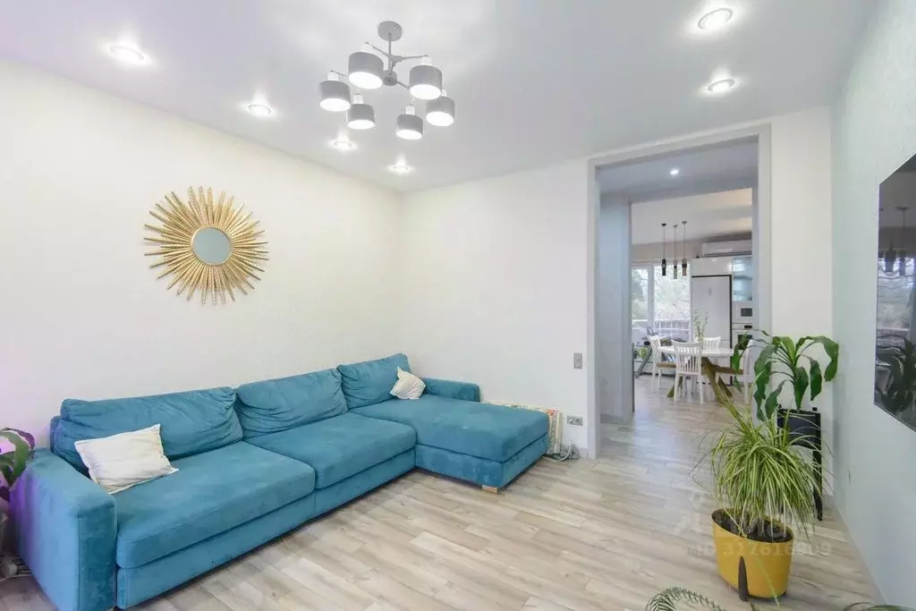Дом в Ростовская область, Батайск ул. Комарова, 26 (100 м) - Фото 1