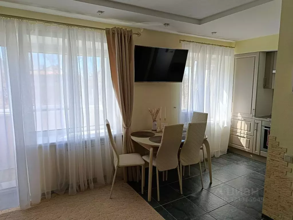 2-к кв. Омская область, Омск Октябрьская ул., 124 (44.0 м) - Фото 1