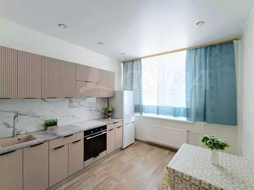 1-к кв. Тюменская область, Тюмень ул. Тимофея Чаркова, 81к2 (37.0 м) - Фото 1