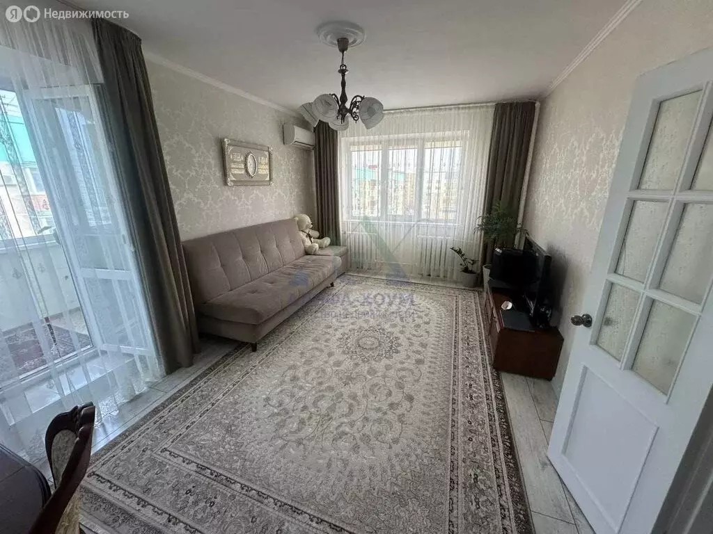 3-комнатная квартира: Оренбург, улица Чернышевского, 24 (71 м) - Фото 1