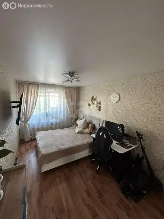 3-комнатная квартира: Горно-Алтайск, улица Григория Чорос-Гуркина, 39 ... - Фото 1