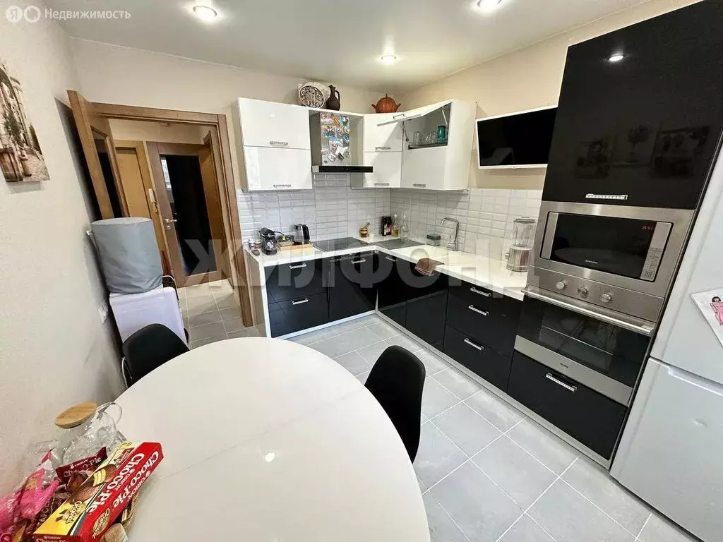 3-комнатная квартира: Тольятти, бульвар Ленина, 14А (63.8 м) - Фото 2