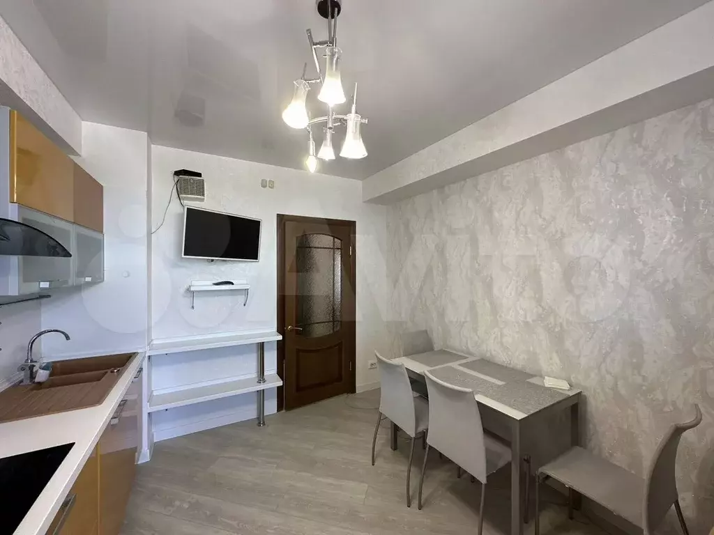 3-к. квартира, 80 м, 9/9 эт. - Фото 1