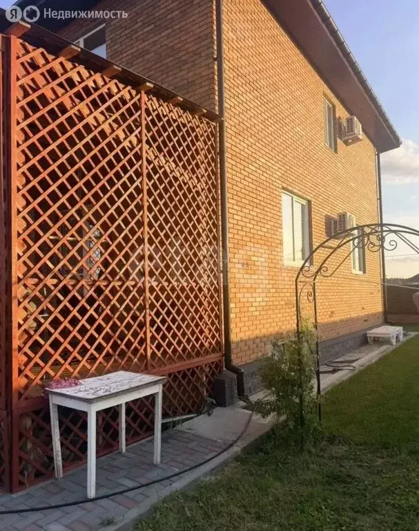 Дом в село Гусево, Каштановая улица (297 м) - Фото 1