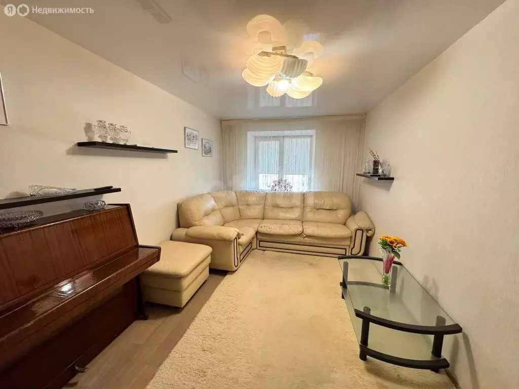 4-комнатная квартира: Омск, улица Куйбышева, 134к1 (90.7 м) - Фото 1