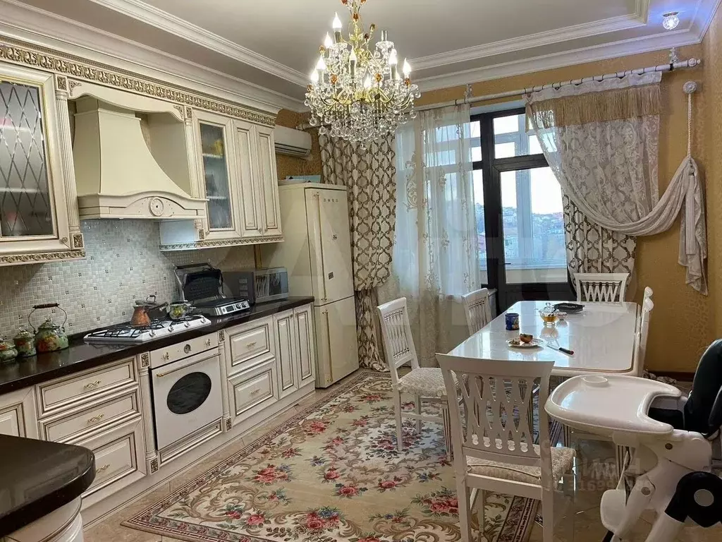 5-к кв. Дагестан, Махачкала ул. Абдуллы Гаджиева (220.0 м) - Фото 1