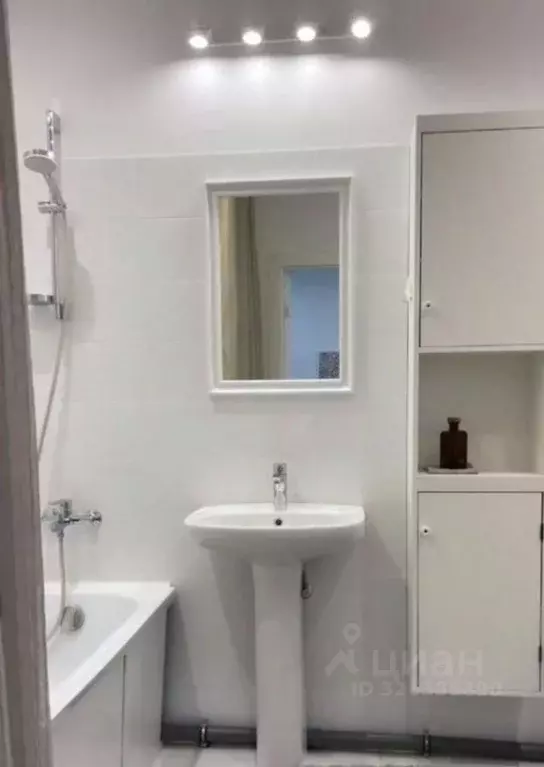 1-к кв. Свердловская область, Екатеринбург ул. Машинная, 1Бк2 (50.0 м) - Фото 2