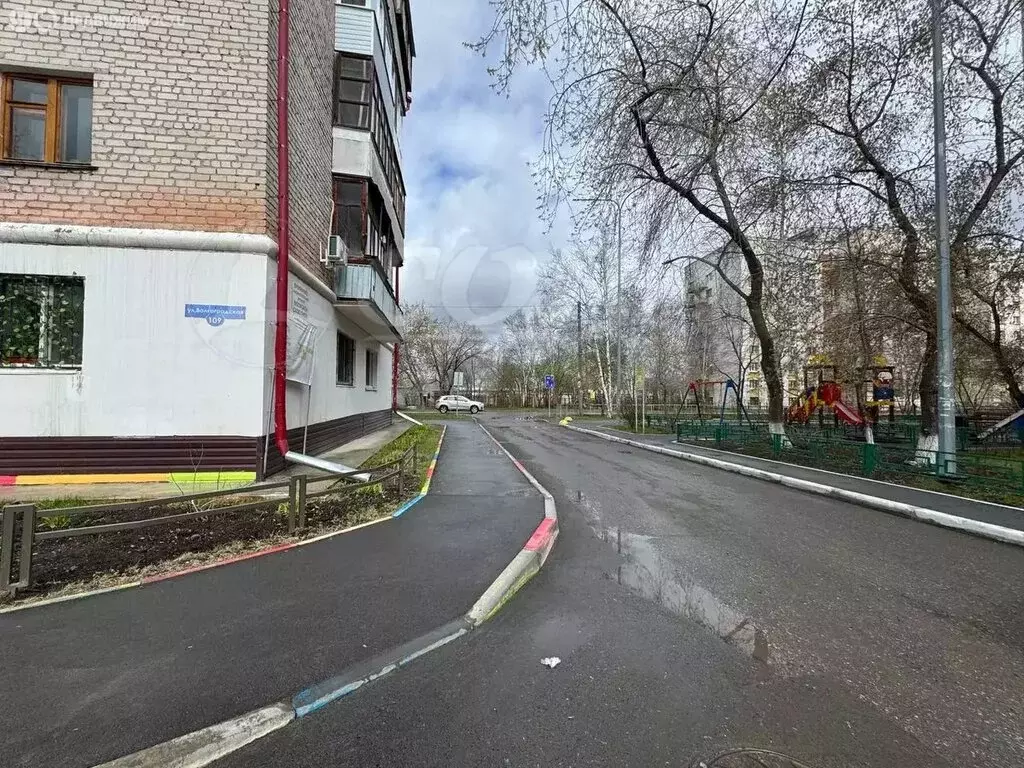2-комнатная квартира: Тюмень, Волгоградская улица, 109 (50 м) - Фото 0