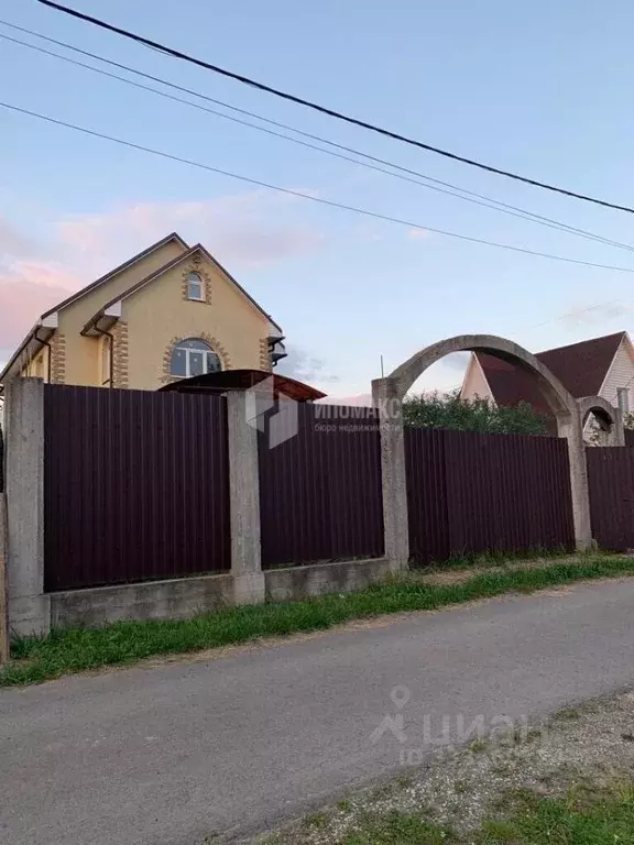 Дом в Москва д. Семенково, ул. Радужная (250 м) - Фото 1
