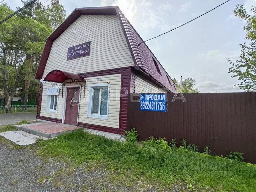 Торговая площадь в Тюменская область, с. Нижняя Тавда ул. Максима ... - Фото 1