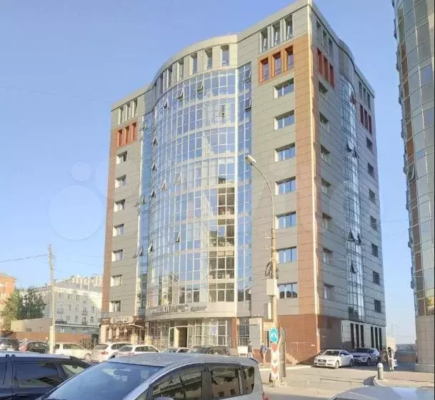 Офис с видом на город, 100 м - Фото 1