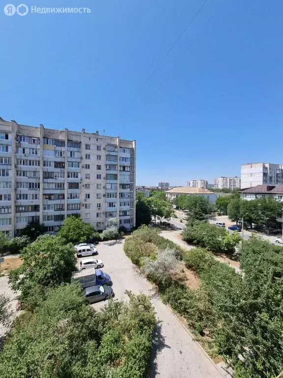 3-комнатная квартира: Евпатория, улица Дёмышева, 111 (65 м) - Фото 0