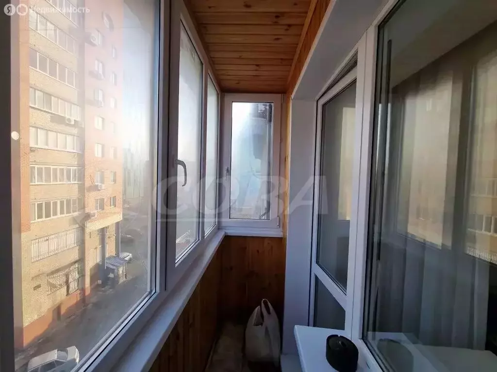 3-комнатная квартира: Тюмень, улица Малыгина, 71 (57.7 м) - Фото 1