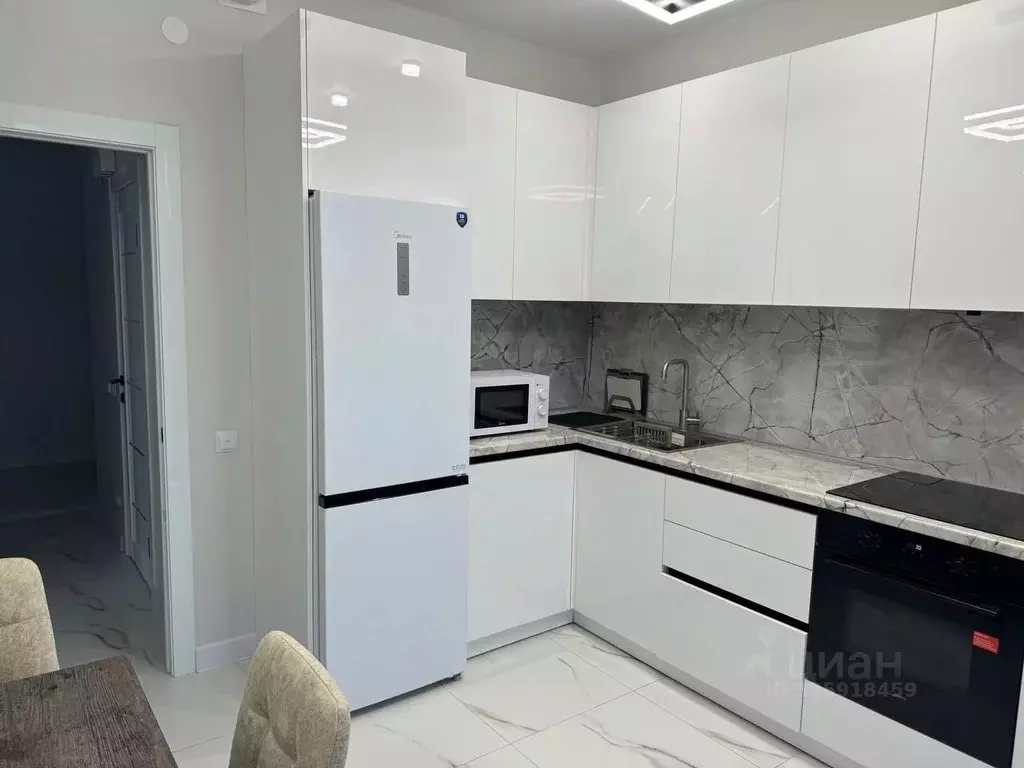 2-к кв. Крым, Симферополь просп. Александра Суворова, 21 (48.0 м) - Фото 1