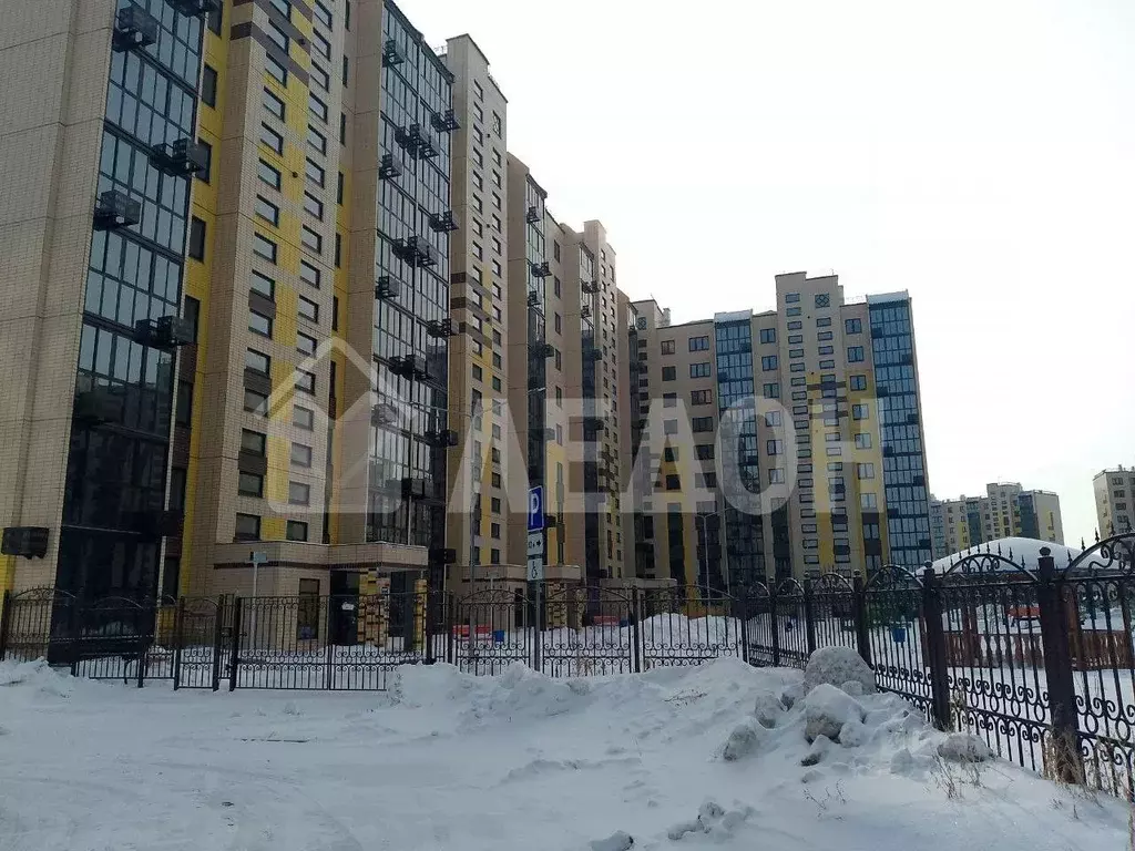 3-к кв. Омская область, Омск проезд 6-й Амурский, 16 (76.7 м) - Фото 1