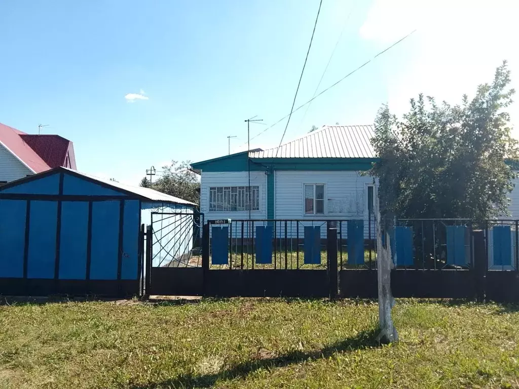 Дом в Башкортостан, Иглинский сельсовет, с. Иглино ул. Ленина (70 м) - Фото 1