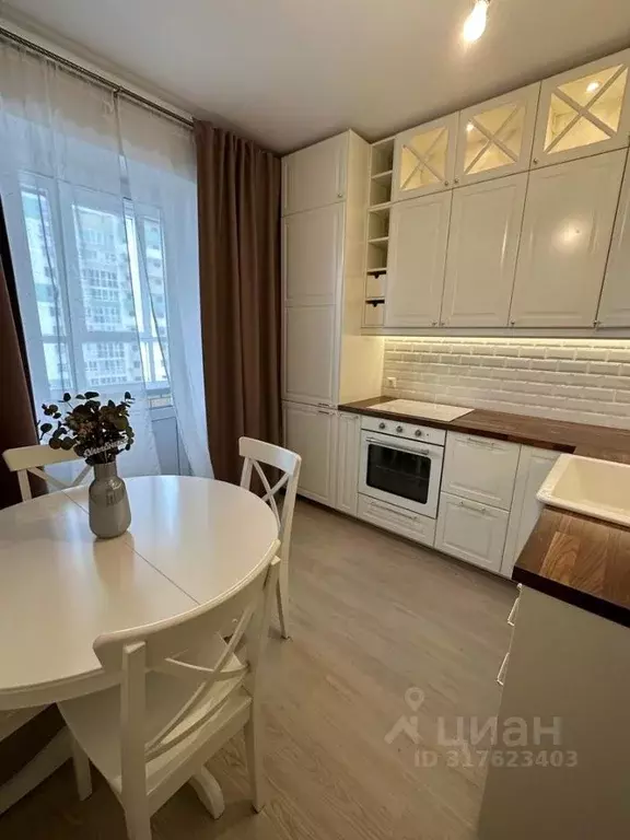 1-к кв. Тюменская область, Тюмень ул. Парада Победы, 7 (35.0 м) - Фото 1