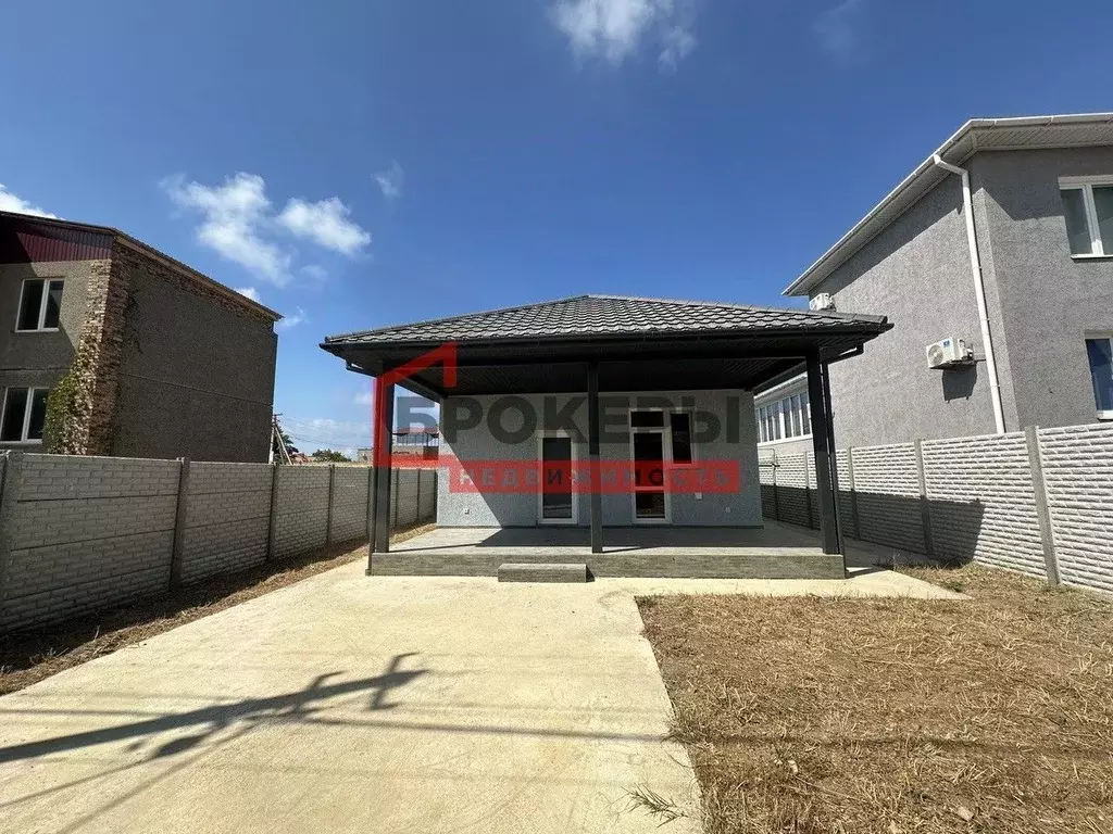 Дом в Крым, Евпатория городской округ, Заозерное пгт ул. Прибрежная ... - Фото 1