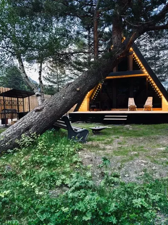 Дом в Кабардино-Балкария, Эльбрусский район, с. Терскол ул. ... - Фото 0
