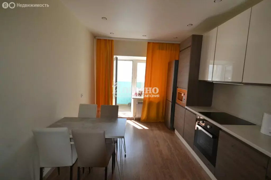 2-комнатная квартира: Тюмень, улица Салтыкова-Щедрина, 58/3 (63.1 м) - Фото 2