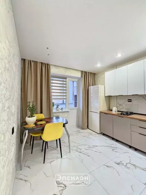 3-к кв. Курская область, Курск Студенческая ул., 12 (74.1 м) - Фото 1