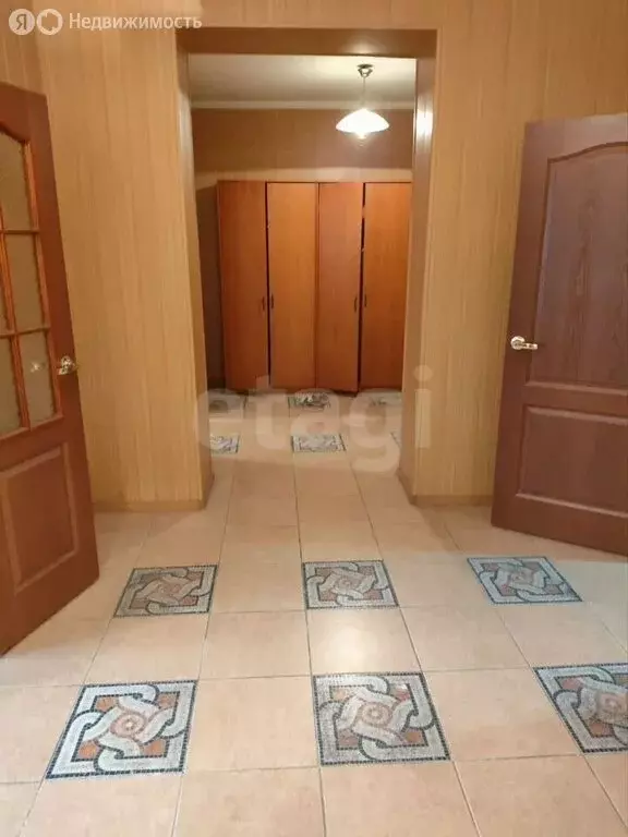 3-комнатная квартира: Омск, улица Орловского, 5 (91.5 м) - Фото 1